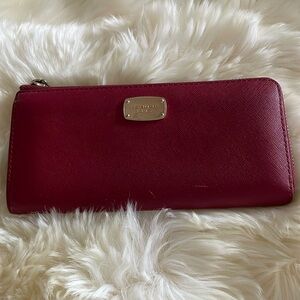 Michael Kors zip wallet, EUC